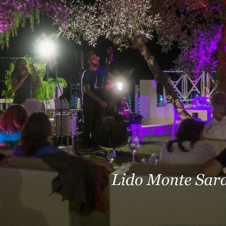 Holiday Lodge Al Porto Mattinata Bagian luar foto