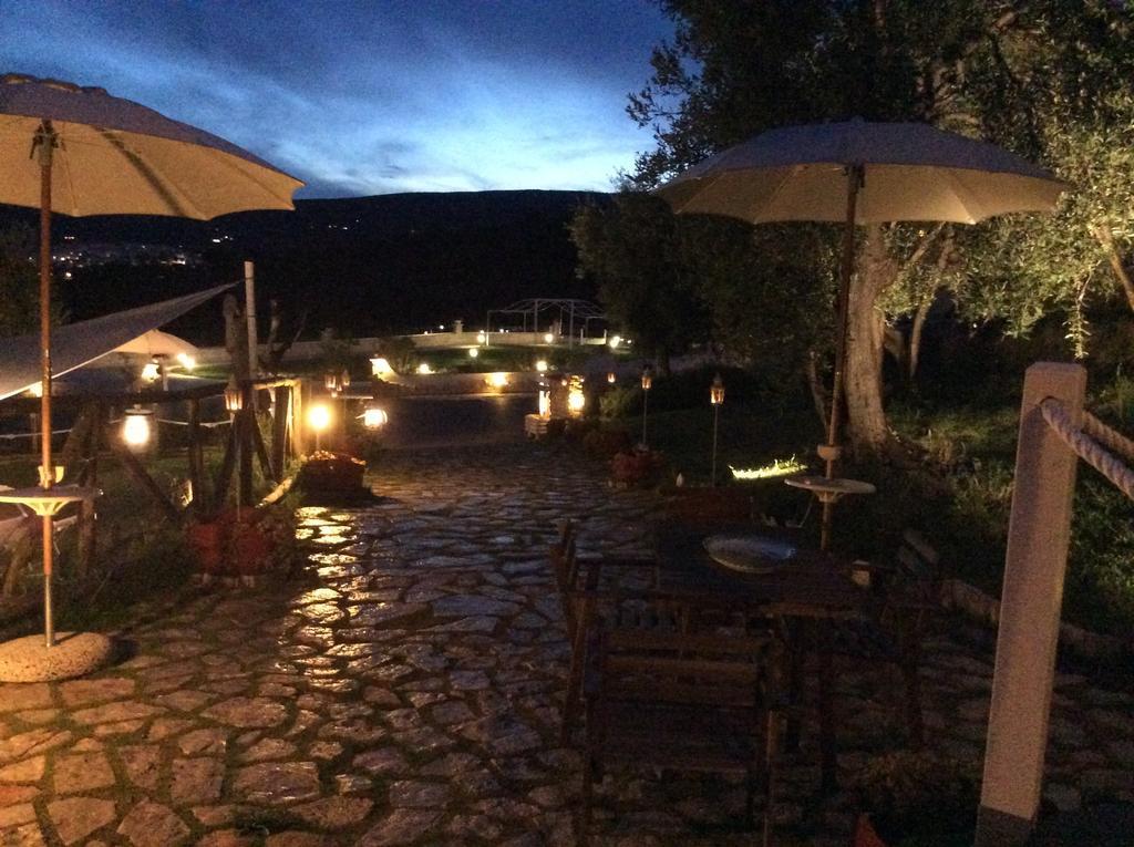Holiday Lodge Al Porto Mattinata Bagian luar foto