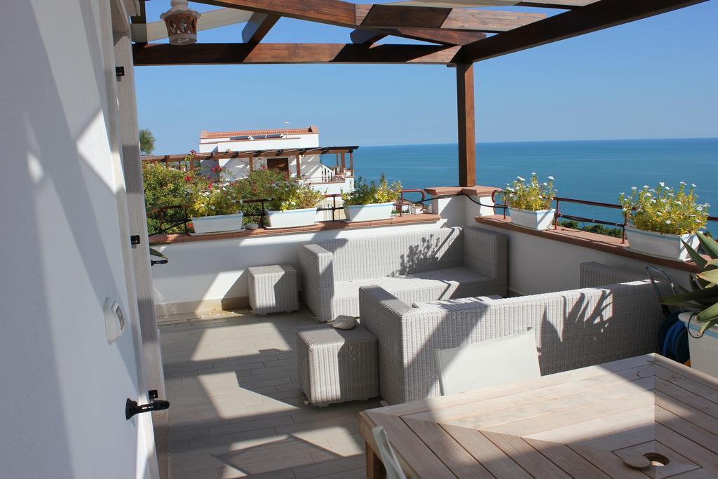 Holiday Lodge Al Porto Mattinata Bagian luar foto