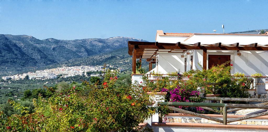 Holiday Lodge Al Porto Mattinata Bagian luar foto