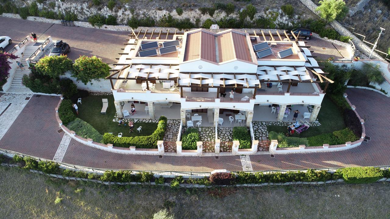 Holiday Lodge Al Porto Mattinata Bagian luar foto